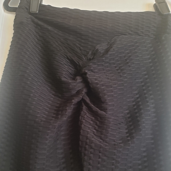 Booty Leggings - Picture 2 of 5